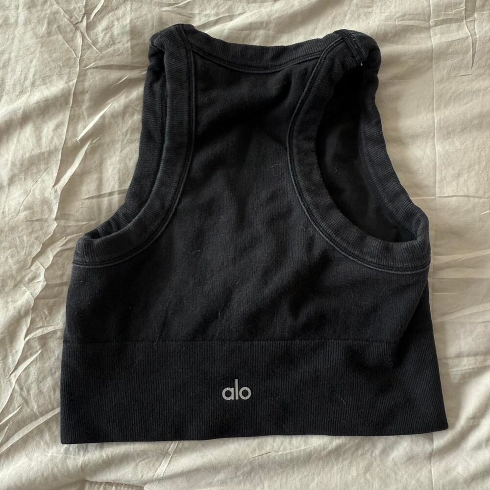 Alo Women's Black and Navy Crop-top